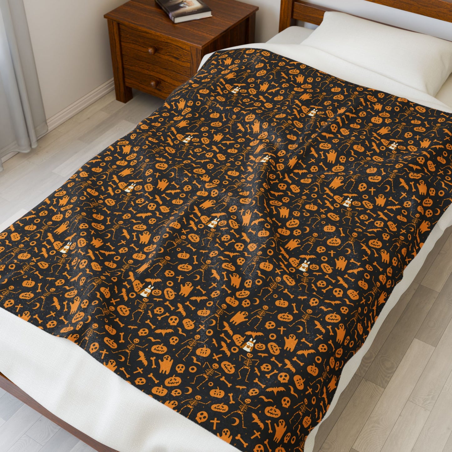 Spooky Cozy Halloween Blanket – Soft Black & Orange Fall Throw with Pumpkin, Bat & Ghost Pattern, Perfect for Autumn Home Decor