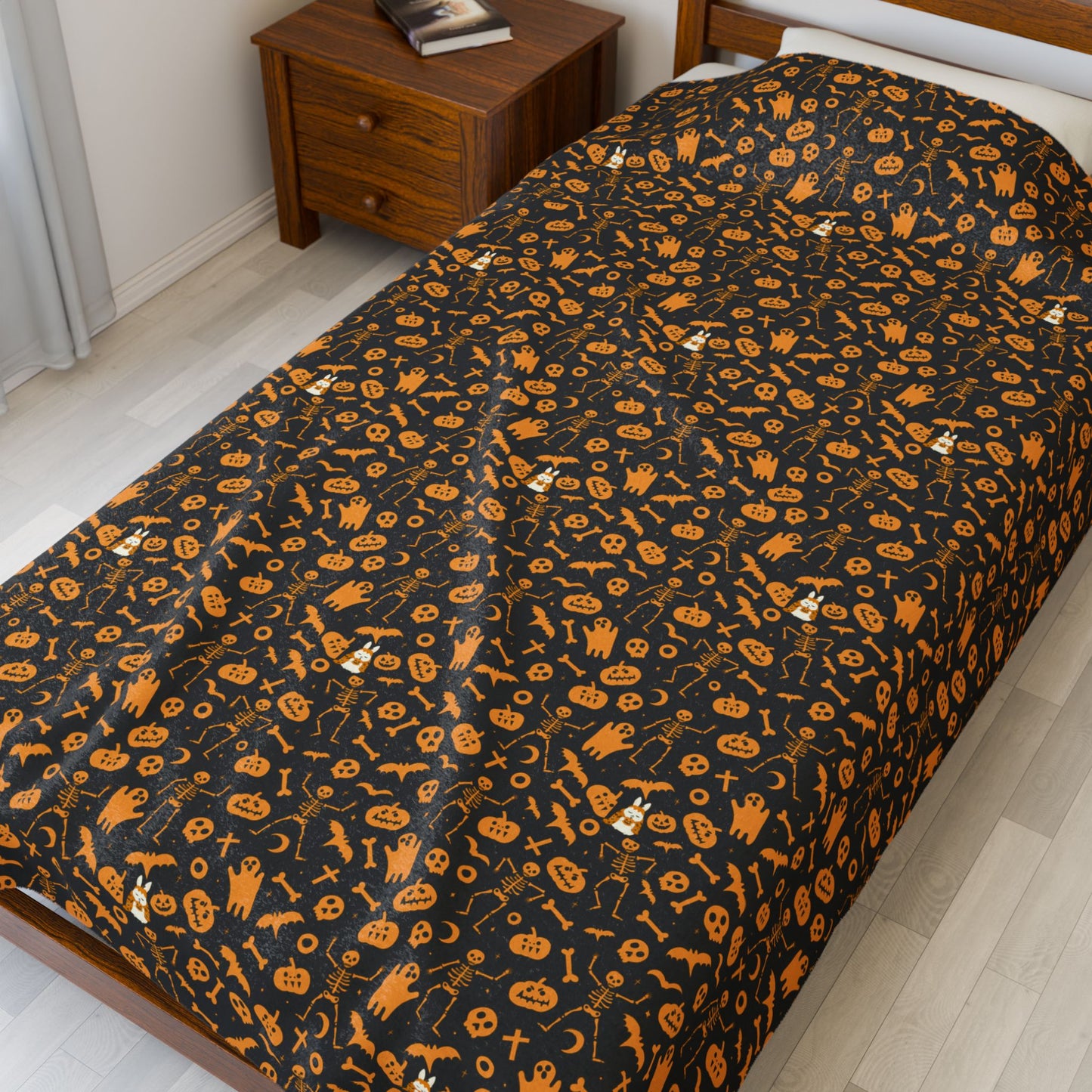 Spooky Cozy Halloween Blanket – Soft Black & Orange Fall Throw with Pumpkin, Bat & Ghost Pattern, Perfect for Autumn Home Decor